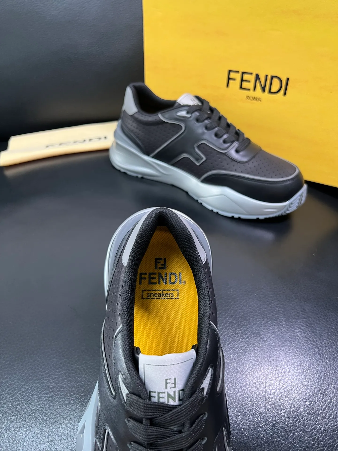 Men's shoes 💰840 FENDI top purchasing Fendi counters are equipped with the original factory, original fabrics imported from Italy, breathable and comfortable cowhide lining, soles: original soles specially provided by the original factory are super comfortable, original factory orders 🔍high quality, you can enter and exit the counter at will, welcome to compare, code number 39-44 (customized 38-45) 85856
